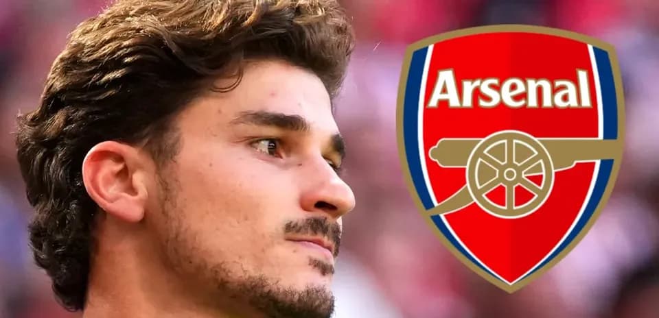 Futbolçunun Arsenal loqosu ilə portreti