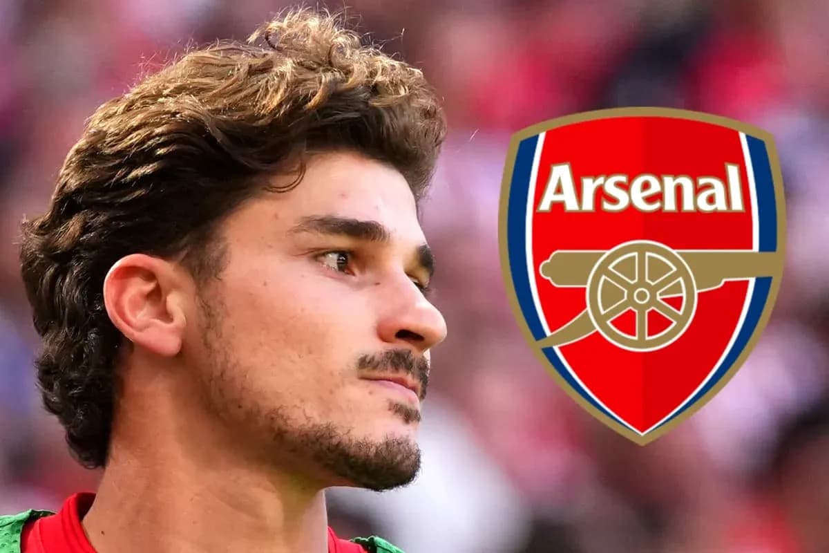 Futbolçunun Arsenal loqosu ilə portreti