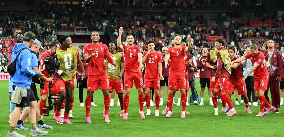 İsveçrə futbol komandası sevinir