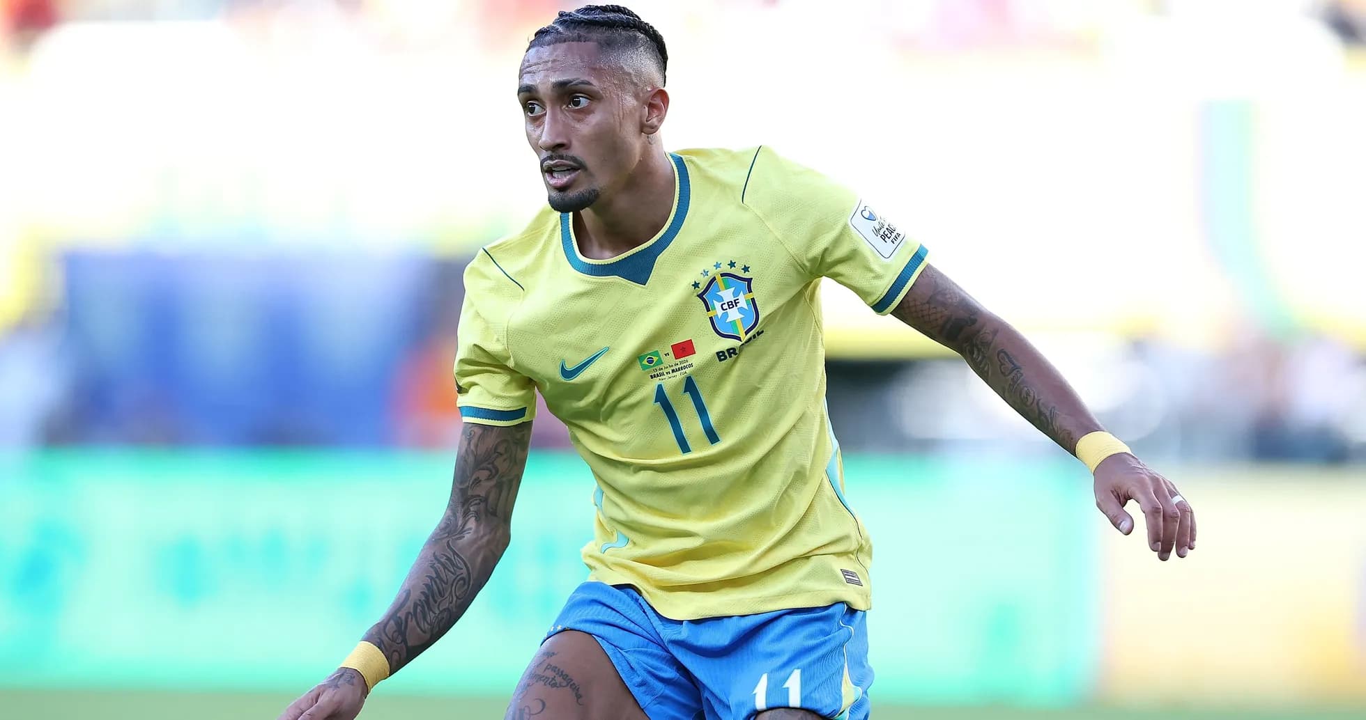 Futbolçunun Braziliya millisinin formasında hərəkət etməsi