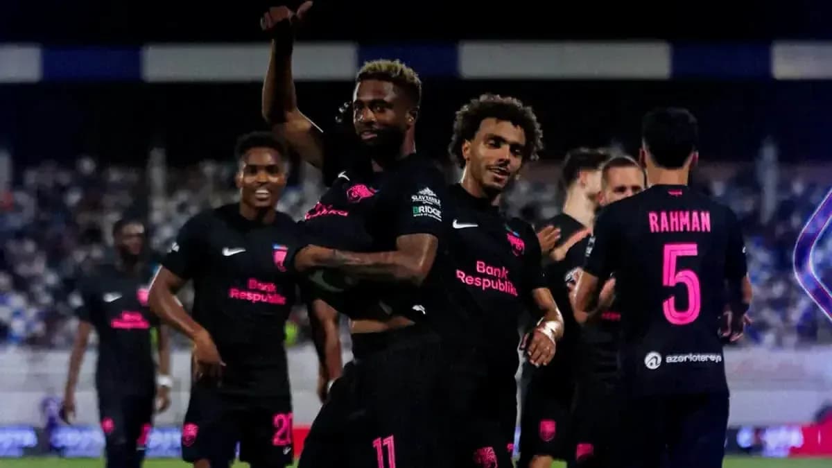 KuPS futbolçuları qələbəni qeyd edirlər