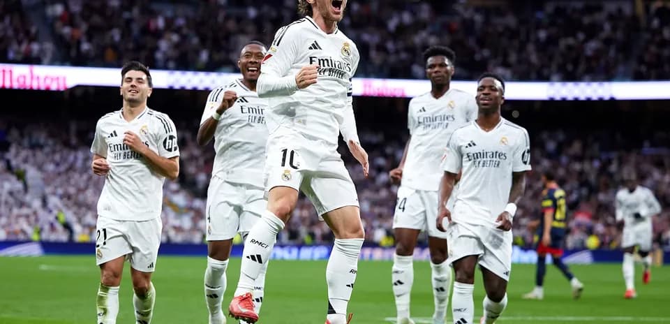 Real Madrid futbolçuları qələbə sevincini yaşayır