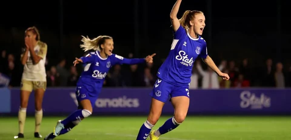Everton W futbolçusu qol vurdu