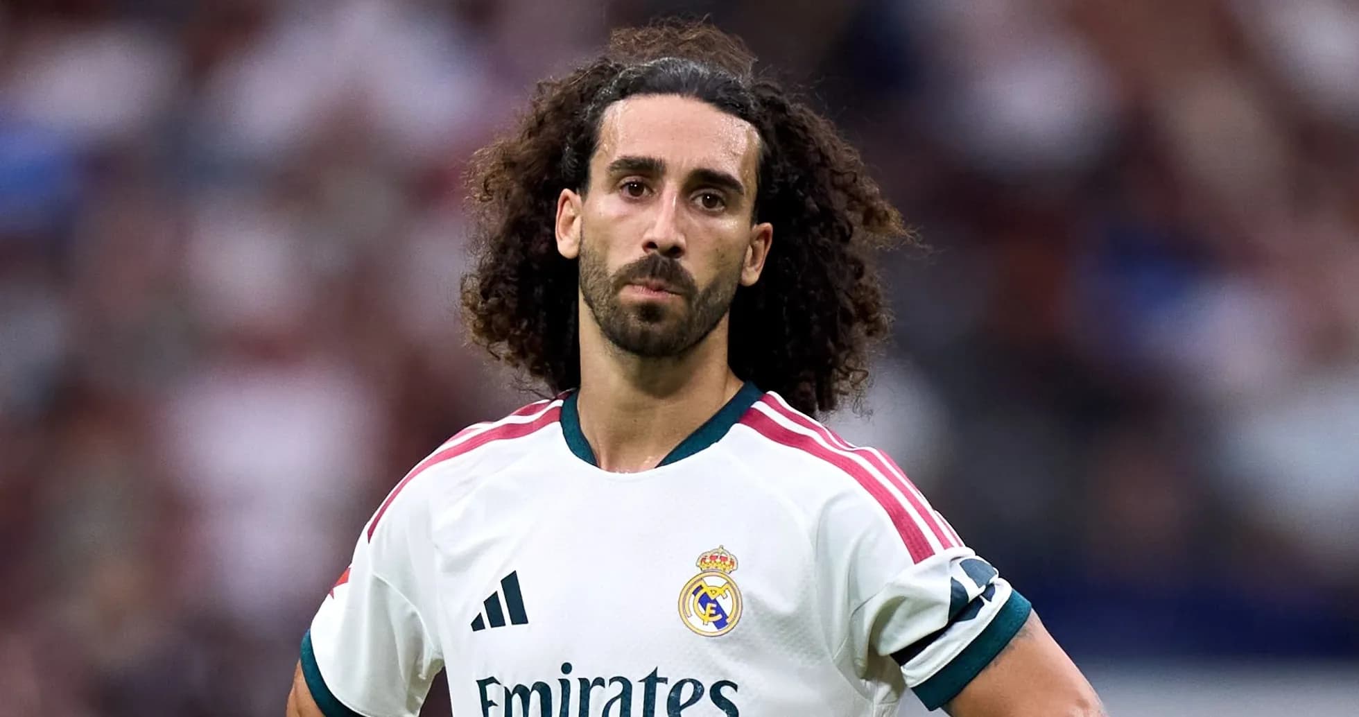 Futbolçu Real Madrid formasında sahədə dayanıb