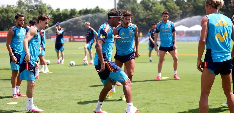 İspaniya futbol komandası məşq edir