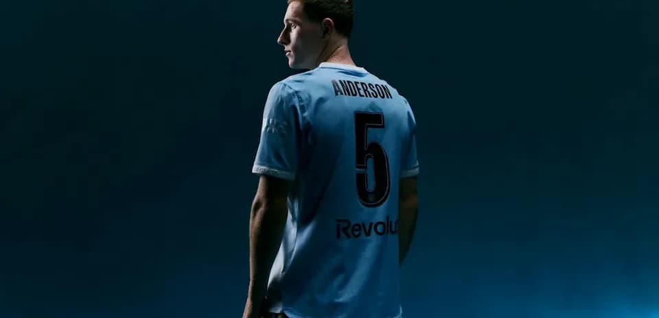 Futbolçu Anderson, 5 nömrəli forma geyinib