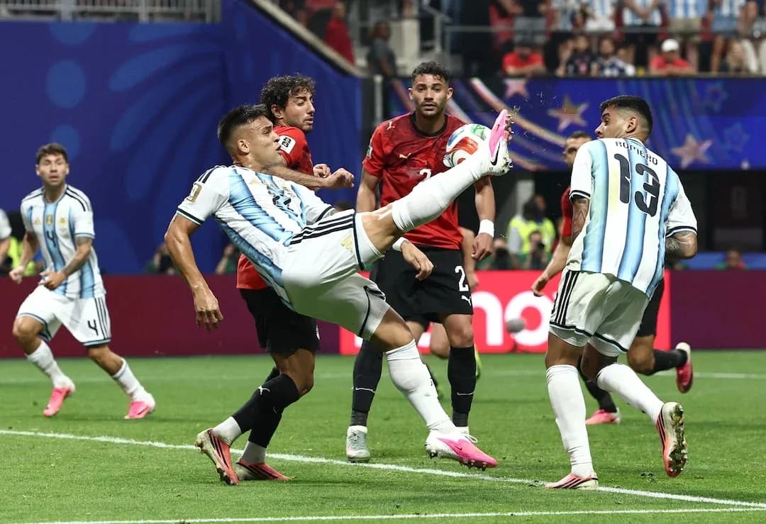 Argentina və Misir arasında futbol oyunu