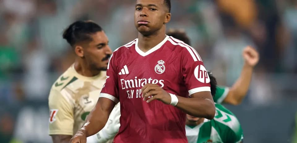 Real Madrid oyunçusu meydanda