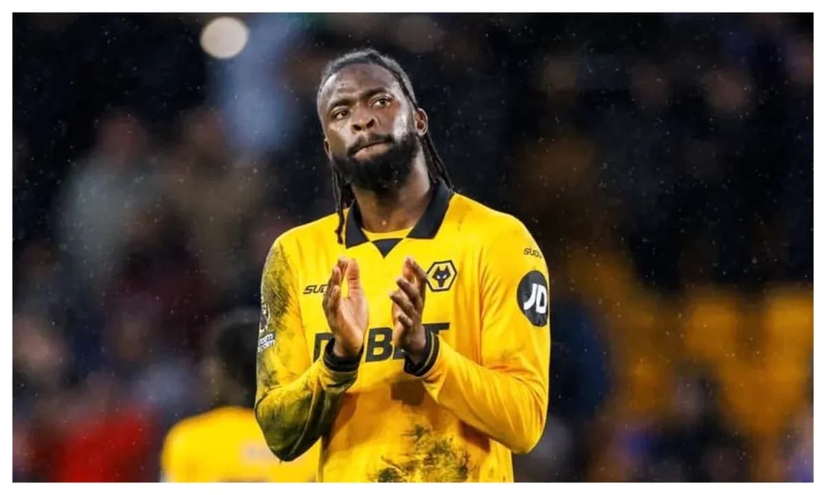 Wolverhampton player applauding fans after match