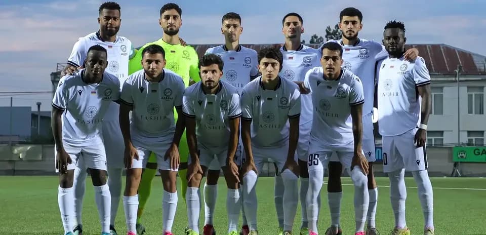 Ararat-Armenia futbol komandası şəkil
