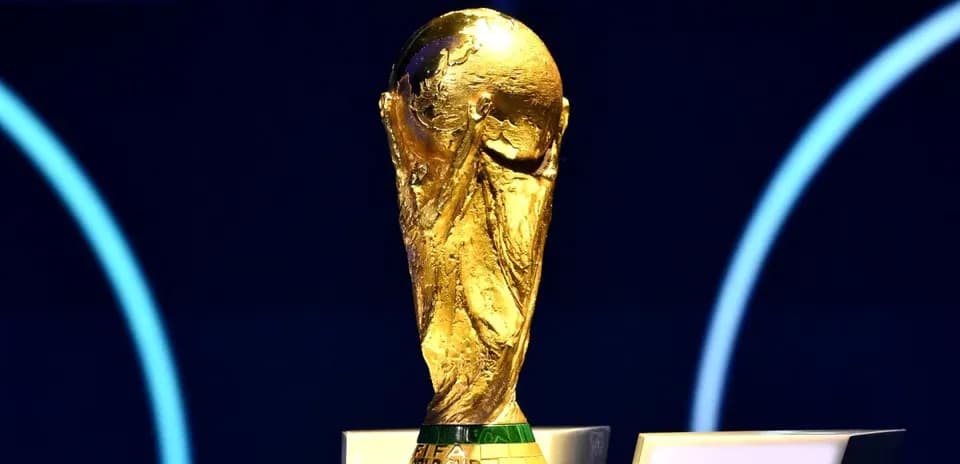 FIFA Dünya Kuboku mükafatı stenddə