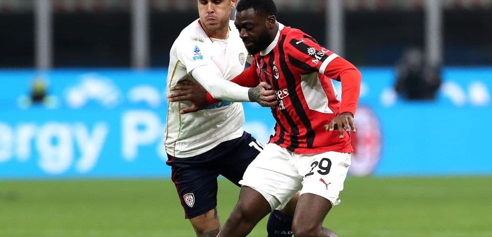 AC Milan və Cagliari arasında mübarizə