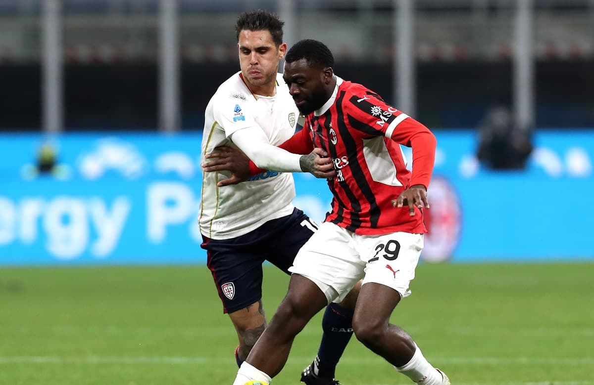 AC Milan və Cagliari arasında mübarizə