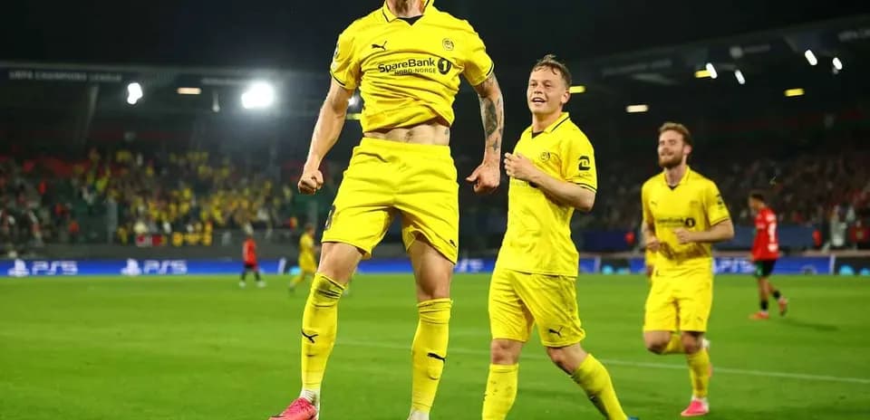 Bodo/Glimt oyunçuları sevinir