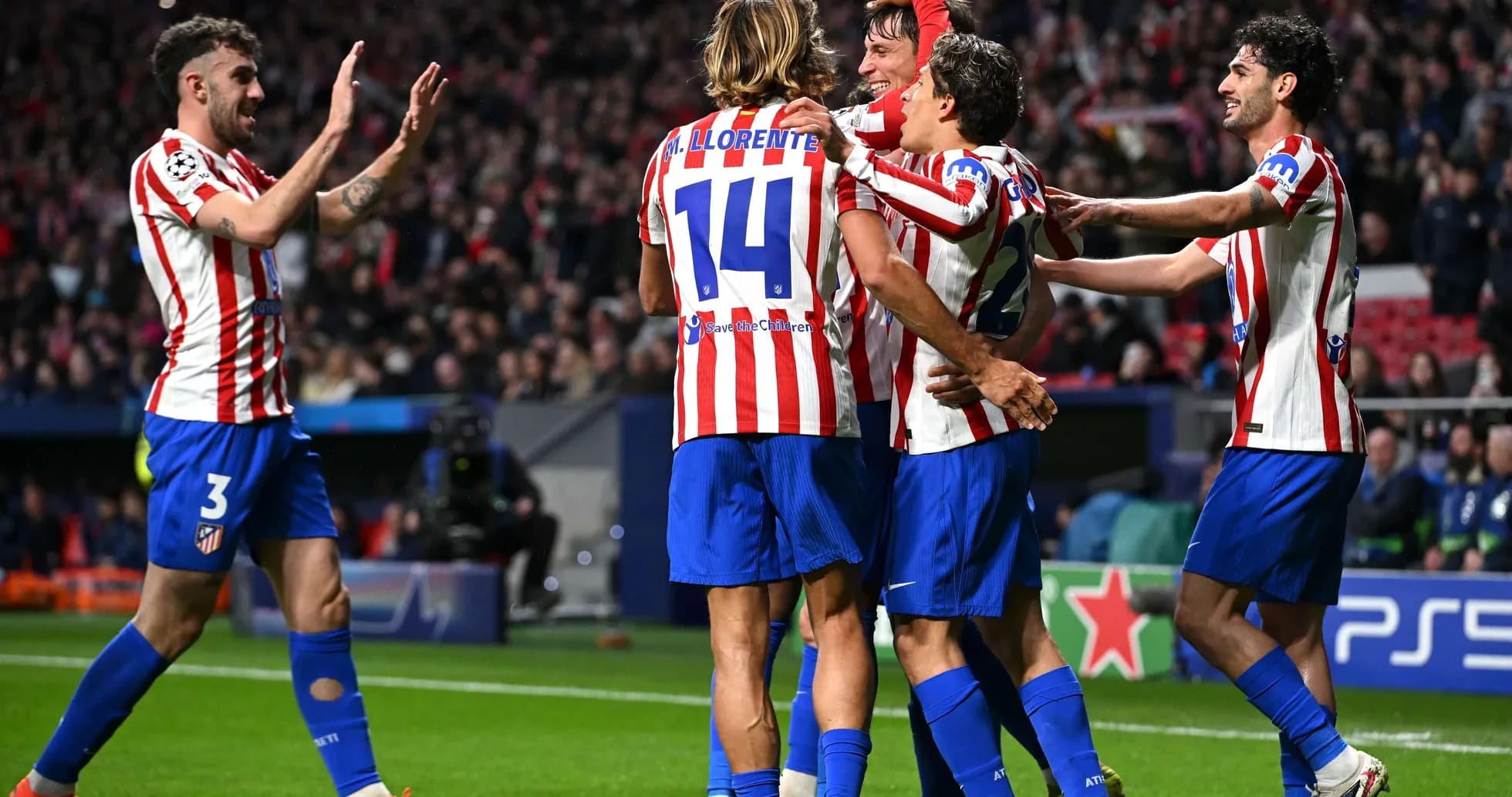 Atletiko Madrid futbolçuları sevinir