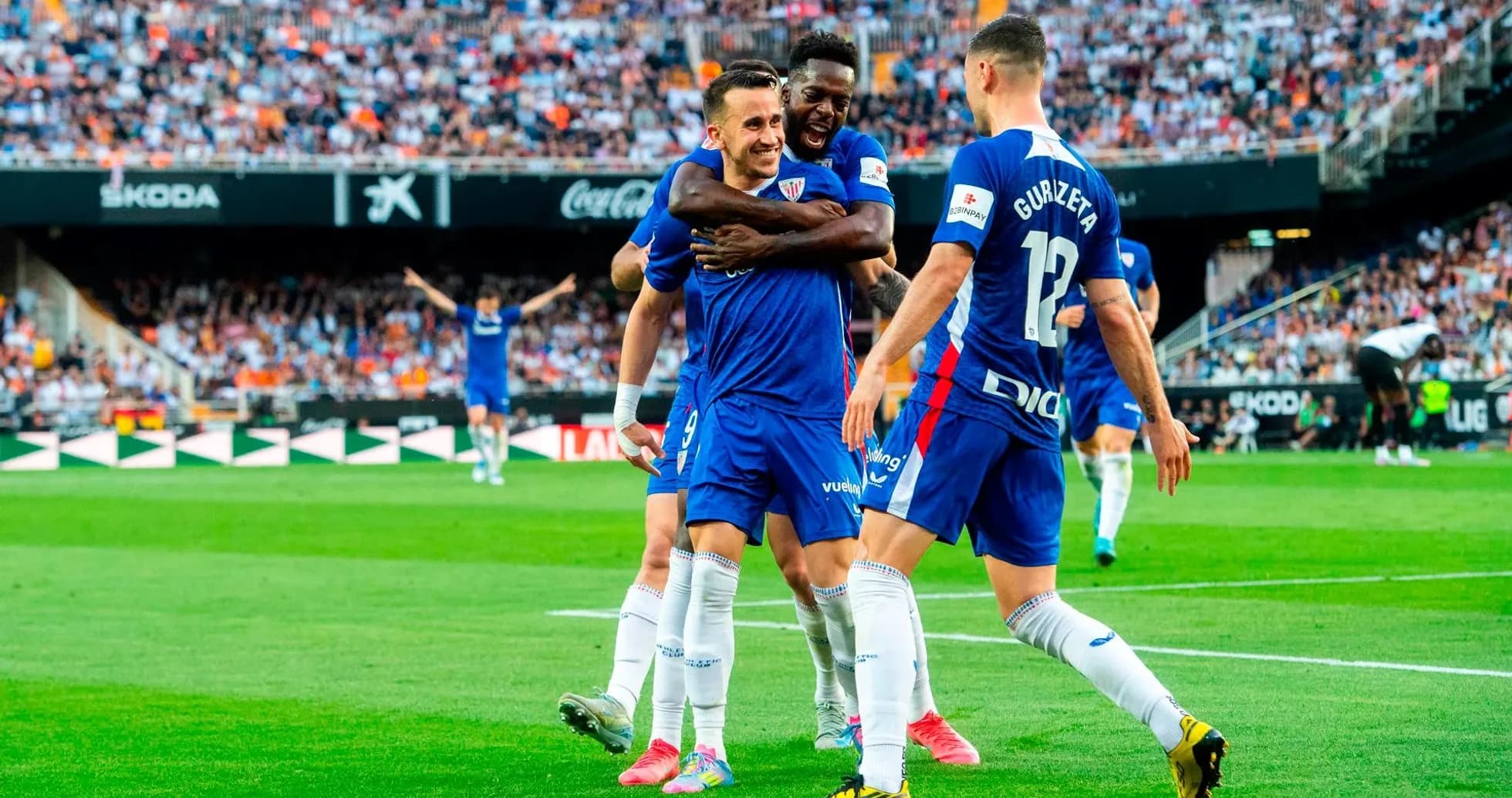 Athletic Club futbolçuları qolu qeyd edirlər