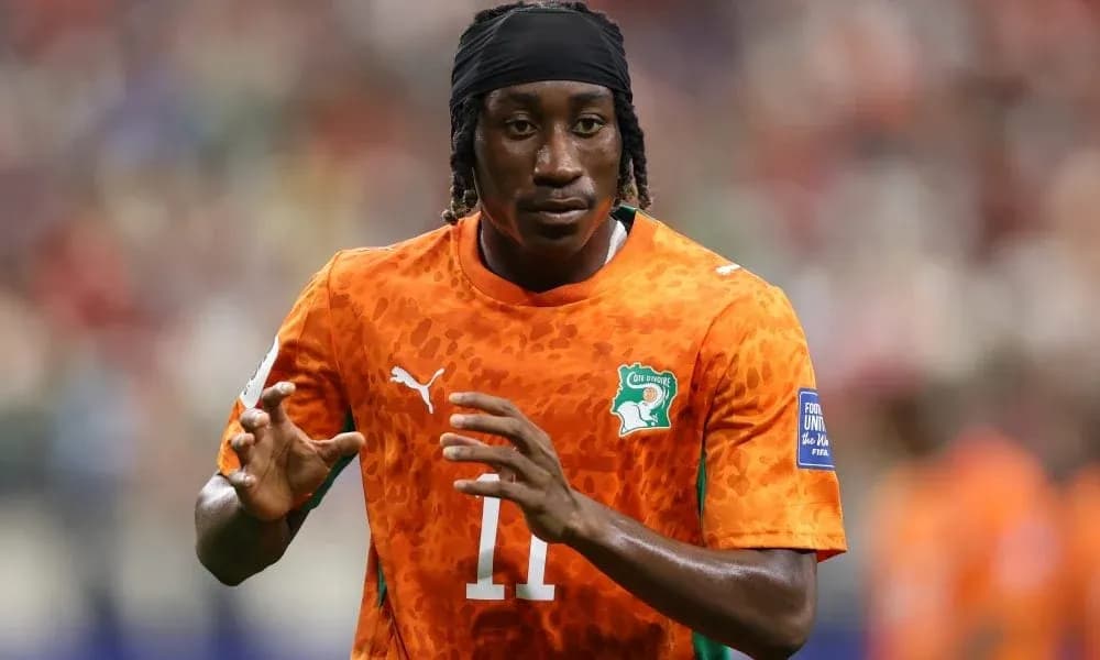 Futbolçu oyun zamanı Cote d'Ivoire formasında