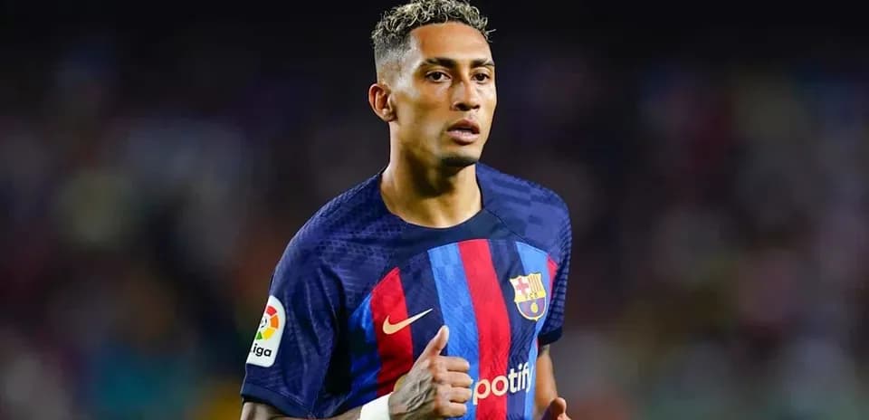 Raphinha wearing FC Barcelona jersey on the pitch