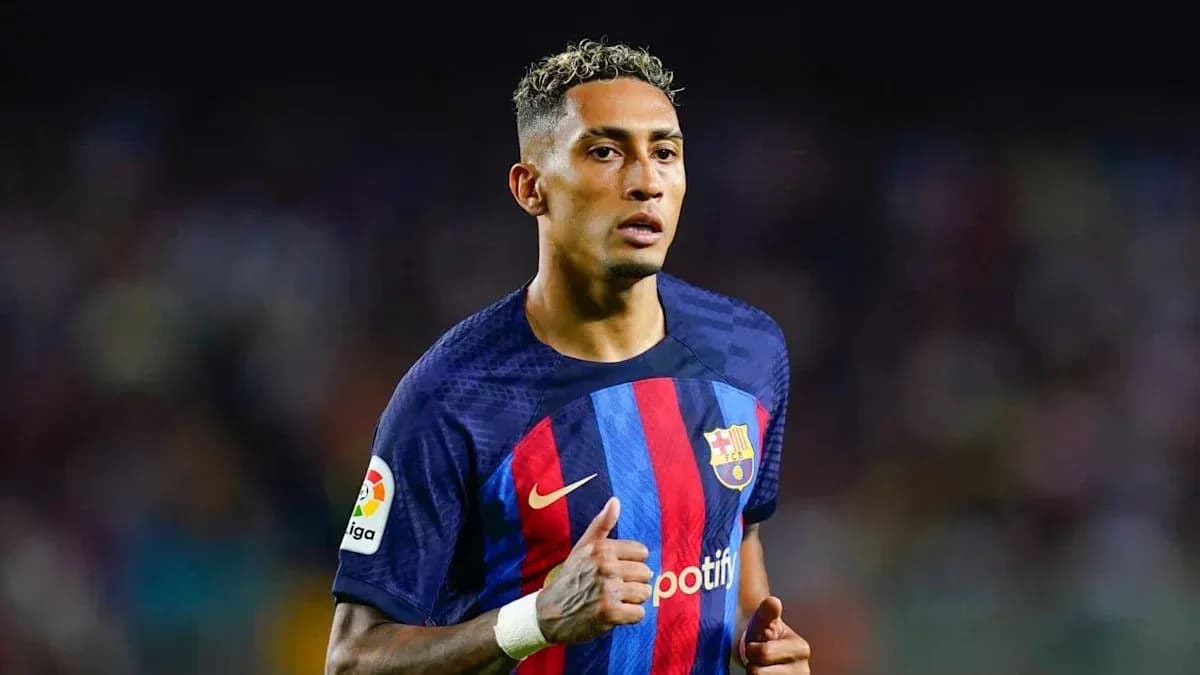 Raphinha wearing FC Barcelona jersey on the pitch