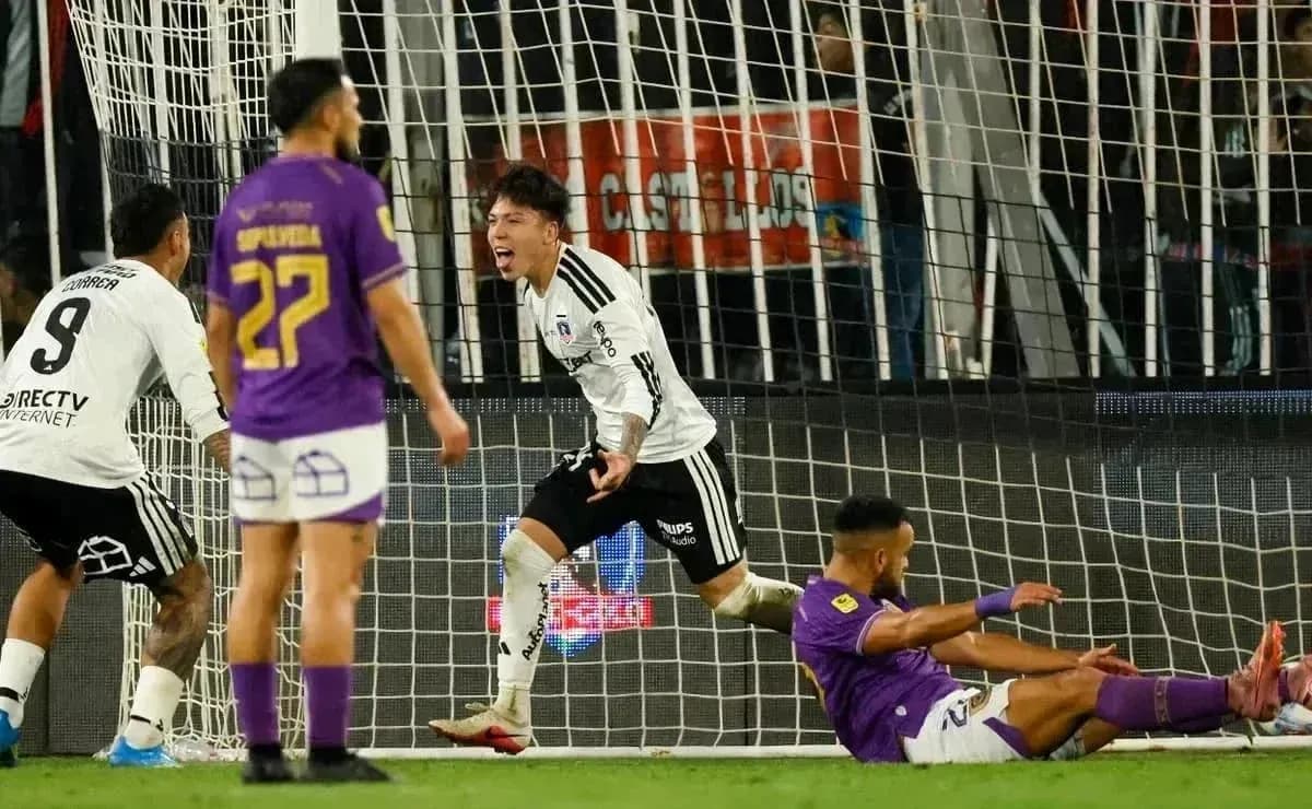 Colo Colo qapısına top vuran oyunçu