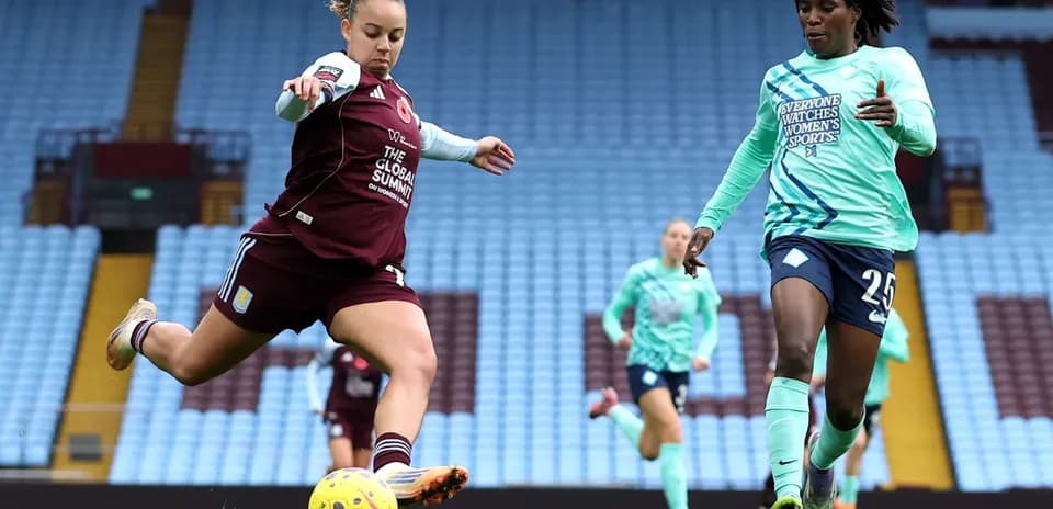 London City Lionesses və Aston Villa oyunçuları