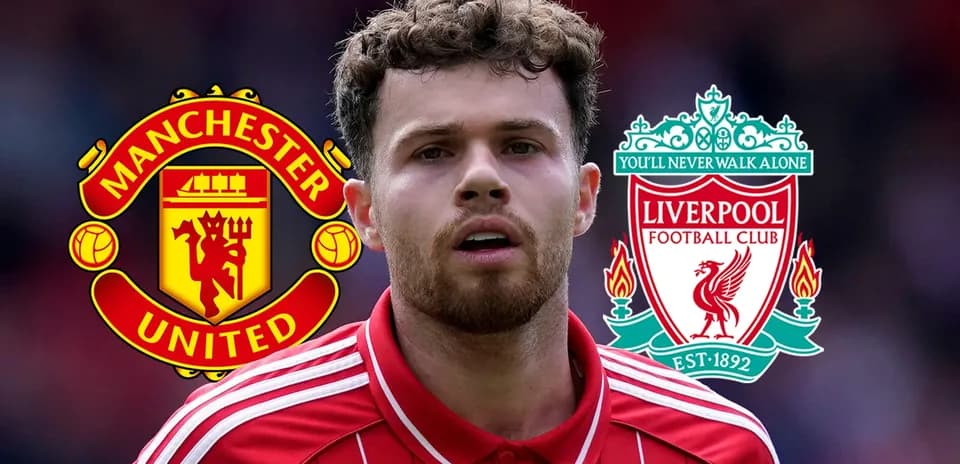 Futbolçu, Manchester United və Liverpool loqotipləri ilə
