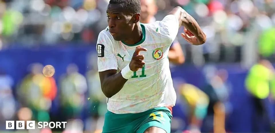 Futbolçu topa doğru qaçır, Senegal komandası