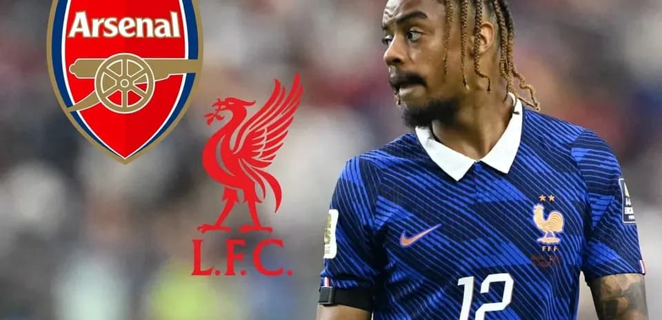 Futbolçu Fransız millisinin formasında durur