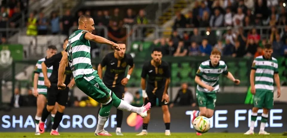 Penaltidən zərbə vuran oyunçu