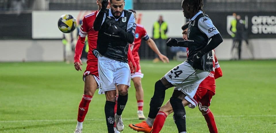 Araz – Neftchi Baku: Balanslı Mübarizə.jpg