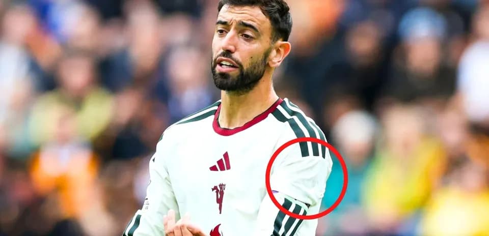 Futbolçu komandaya göstəriş verərkən