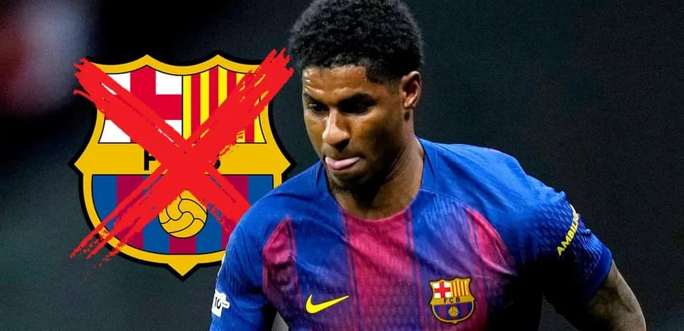 Futbolçu Barcelona formasında, loqotip üzərində qırmızı işarə