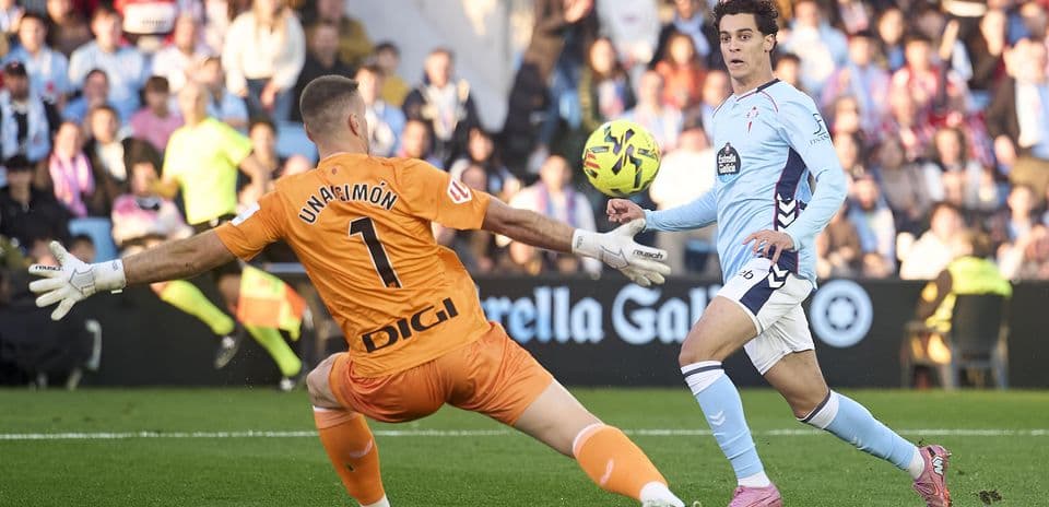 Celta Vigo qapıçısı topu qurtarır