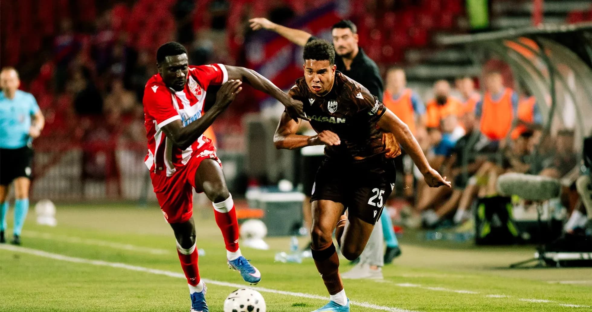 Plzen və FK Crvena Zvezda matçında oyunçular