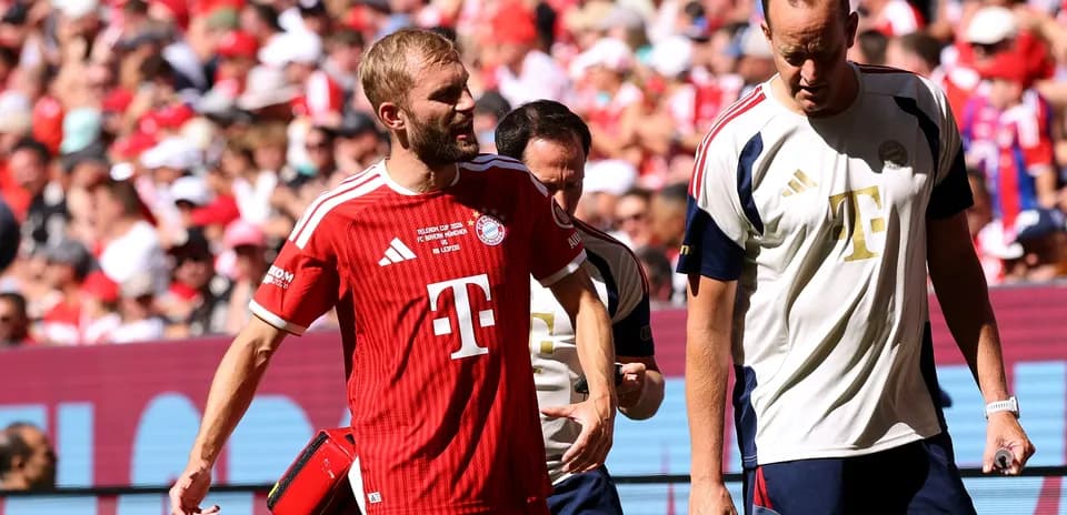 Bayern Munich players leaving the field during match