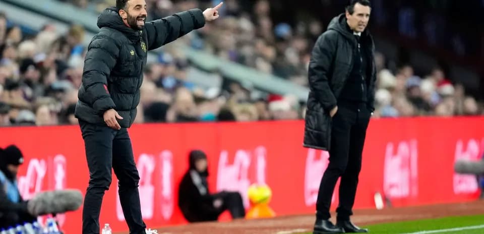 Müqayisə edən məşqçilər, futbol oyunu