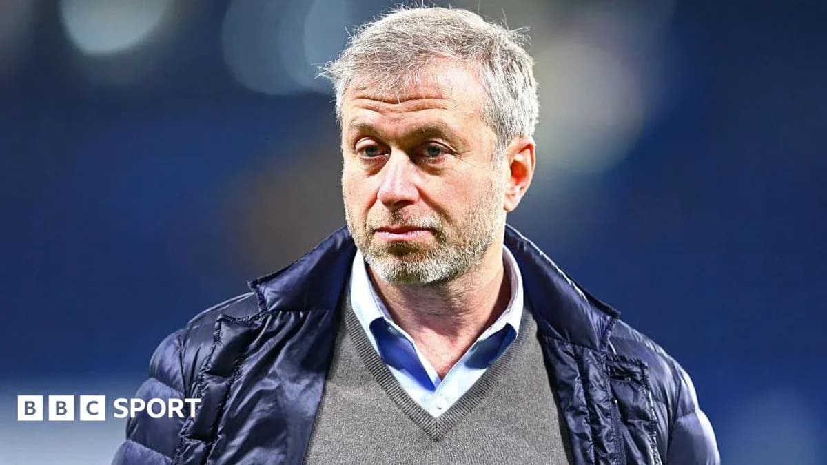 Adam stadionun yanında danışır