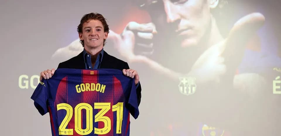 Futbolçu Gordon Barcelona formasını təqdim edir