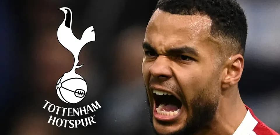 Futbolçu Tottenham Hotspur logosu ilə qışqırır