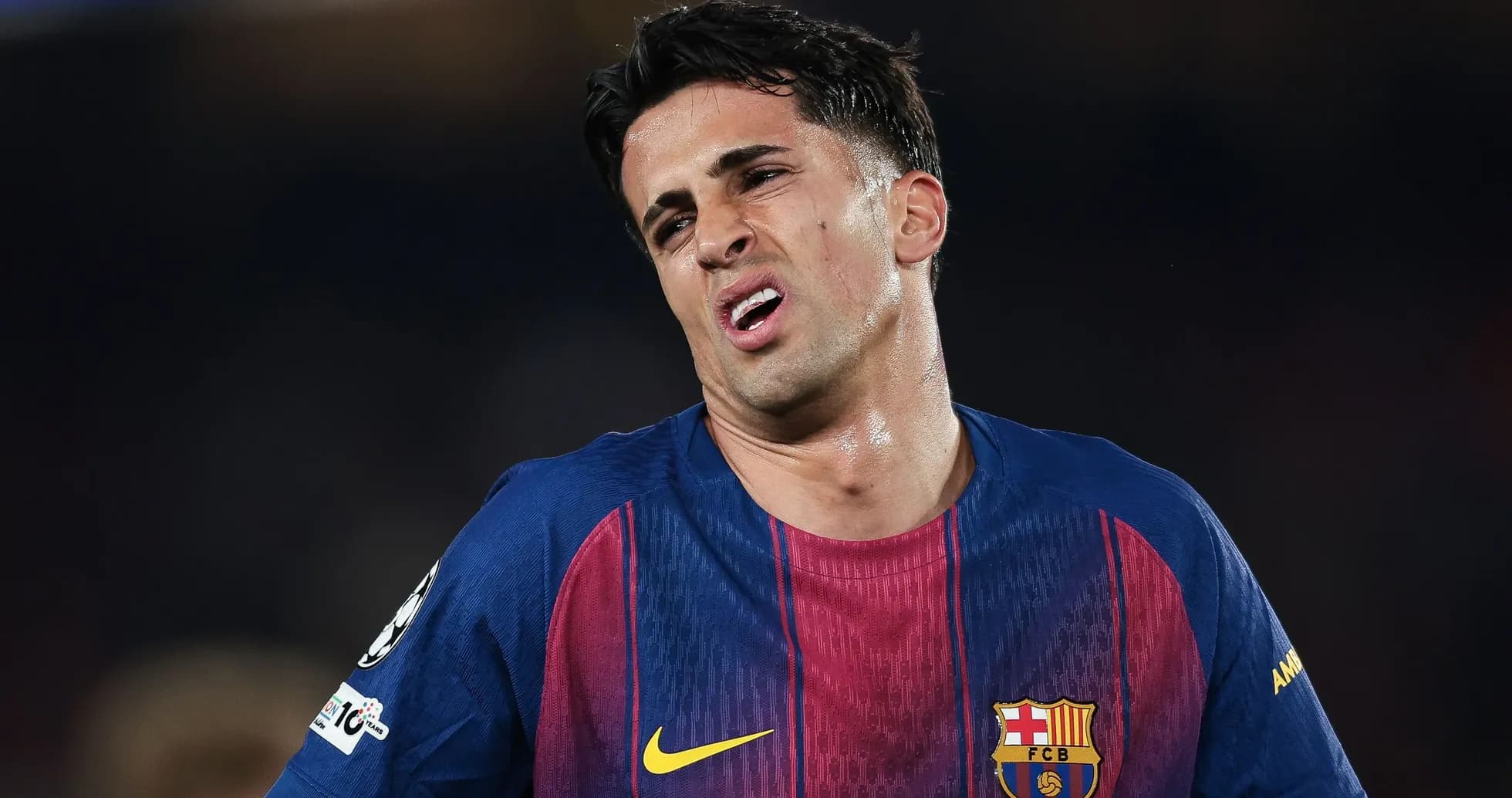 Futbolçu Barcelona formasında oyundan narazı görünür