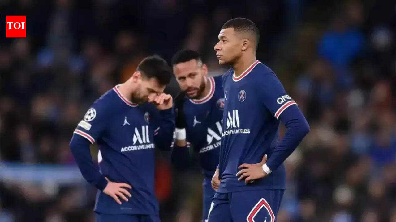 PSG players showing disappointment after match