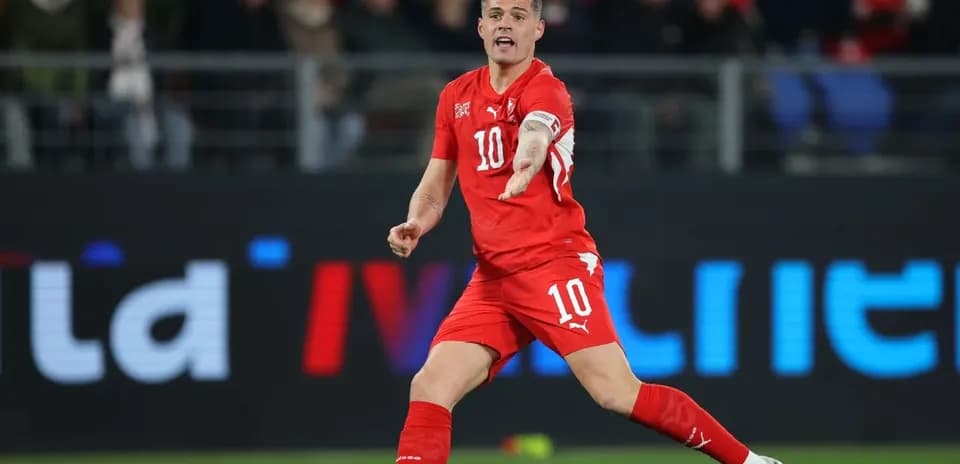 Qətər və İsveçrə matçında futbolçu