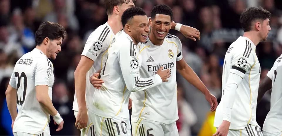Real Madrid futbolçuları sevinir