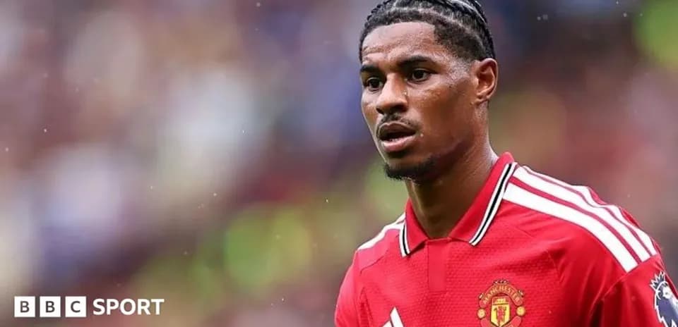Futbolçu Manchester United formasında sahədə