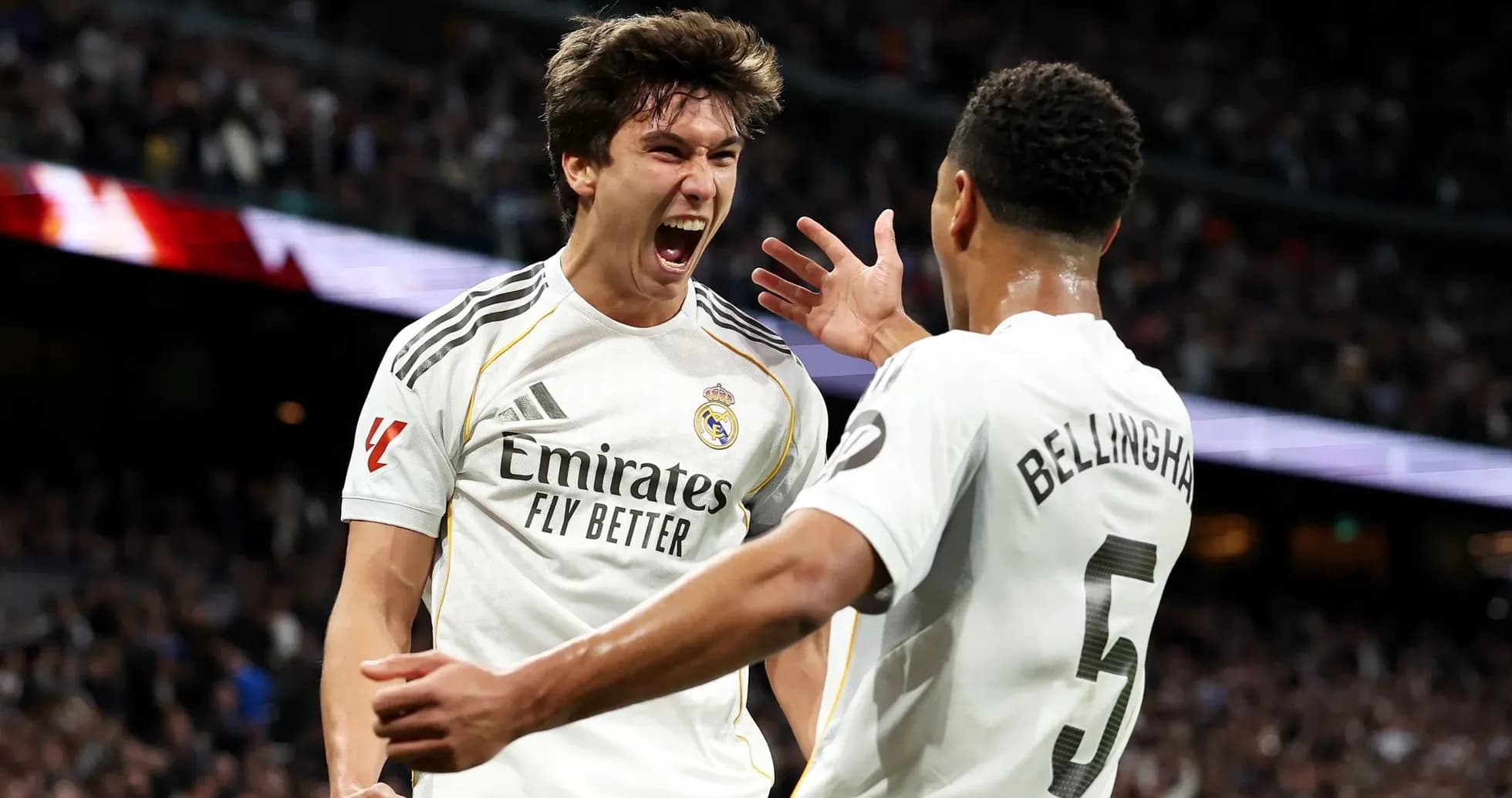 Real Madrid oyunçularının sevincini paylaşması