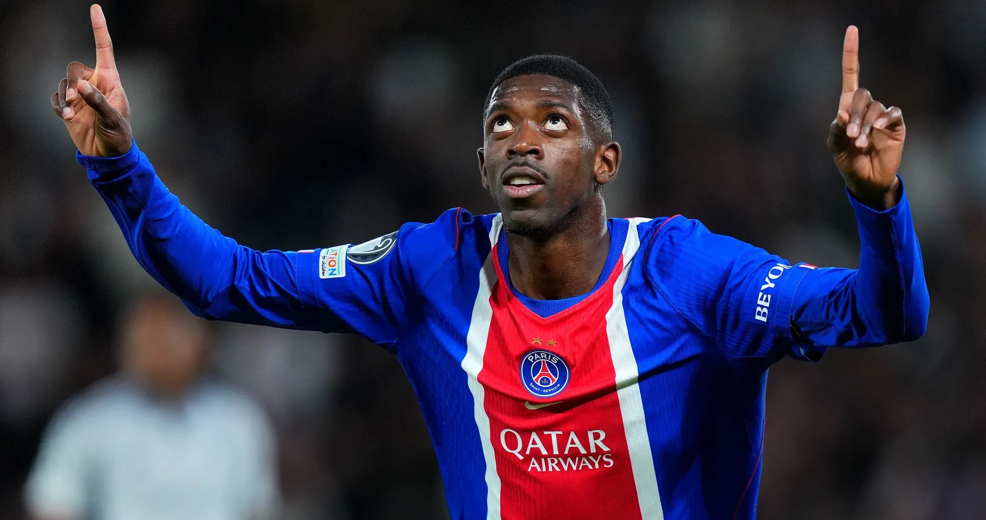 Futbolçu qolu qeyd edir, PSG forması geyinib