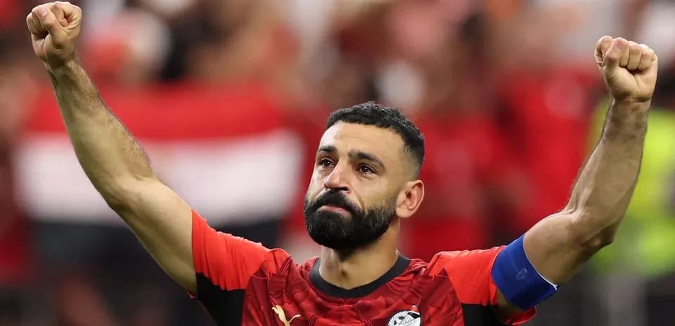 Futbolçunun qələbə işarəsi etdiyi an
