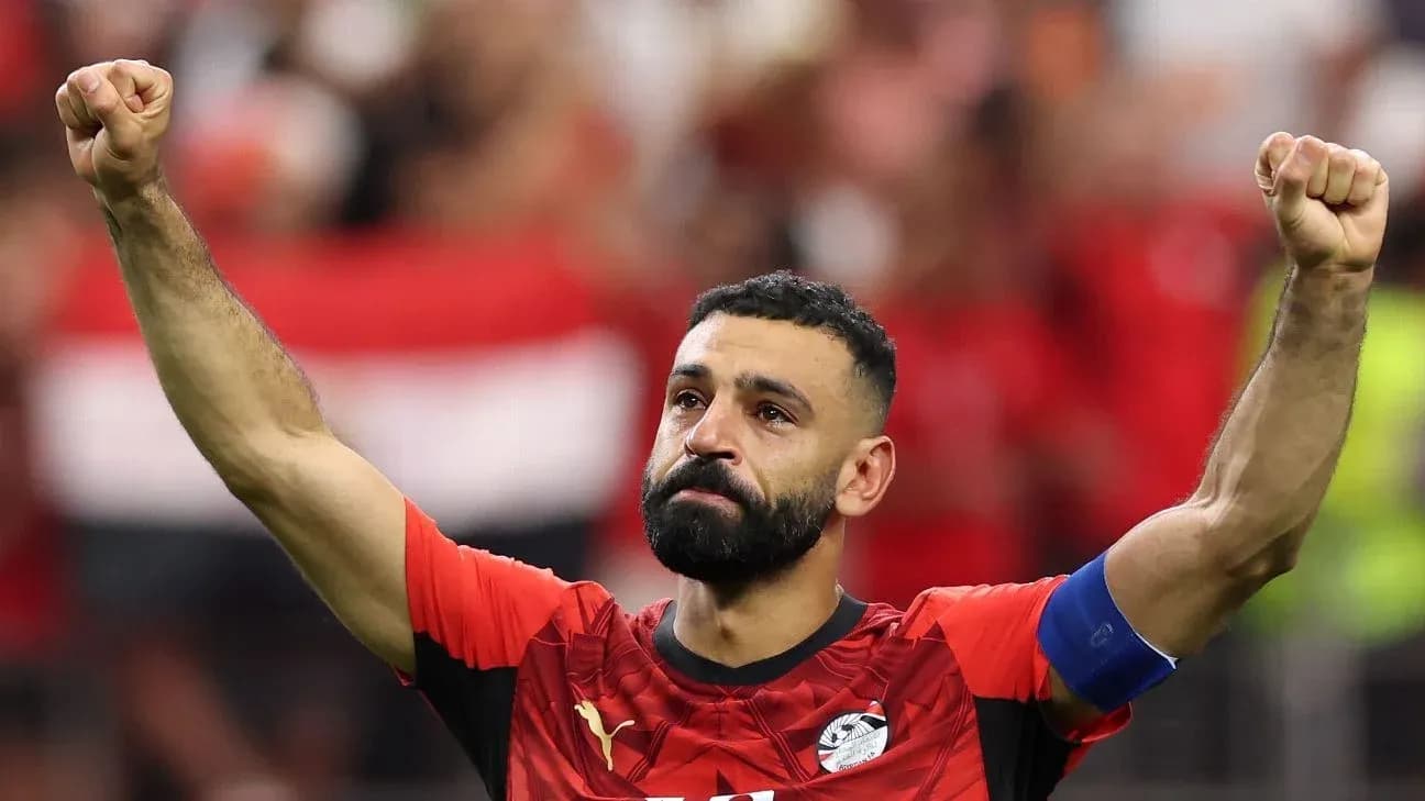 Futbolçunun qələbə işarəsi etdiyi an
