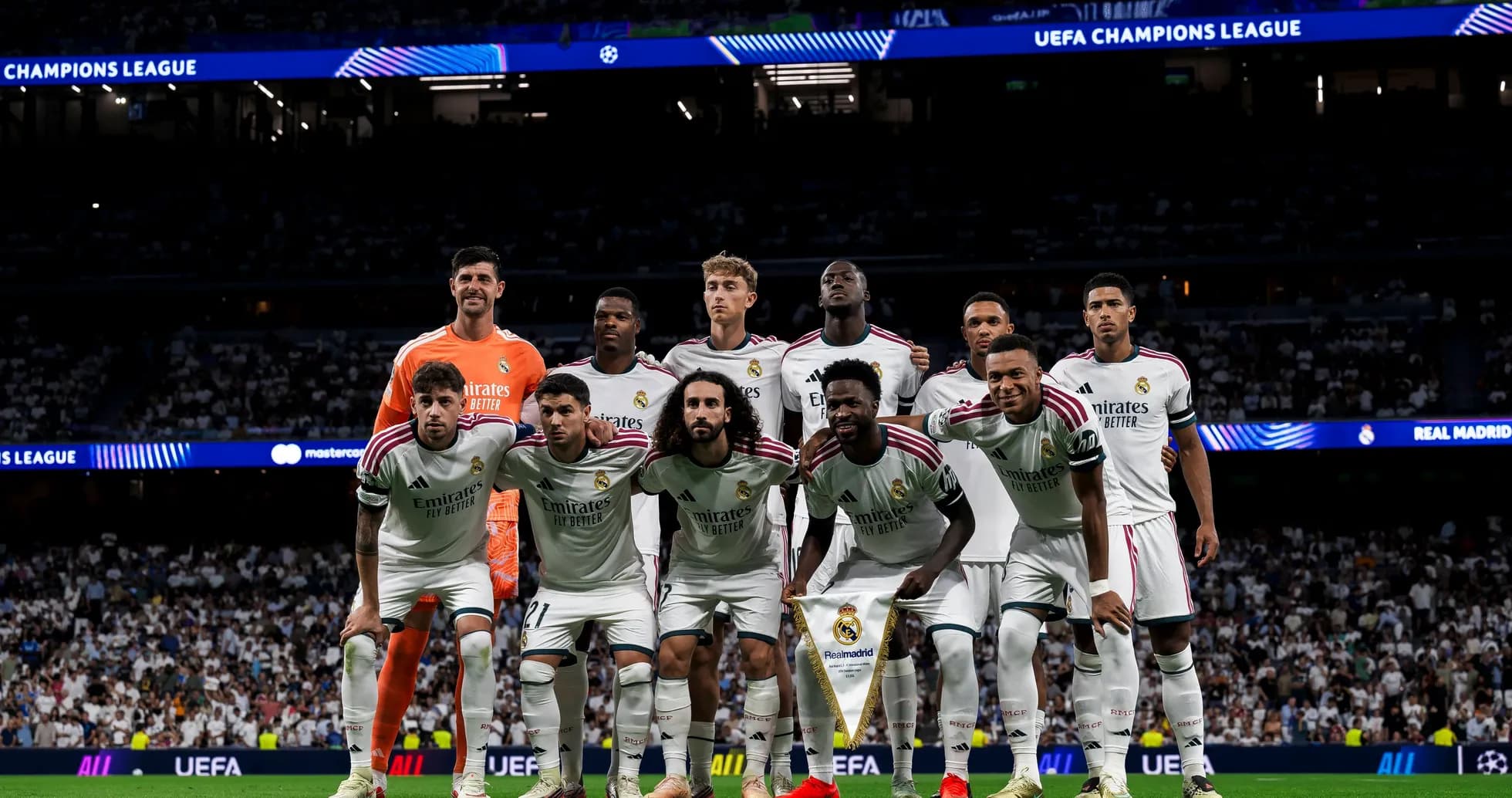 Real Madrid team posing before UEFA Champions League match