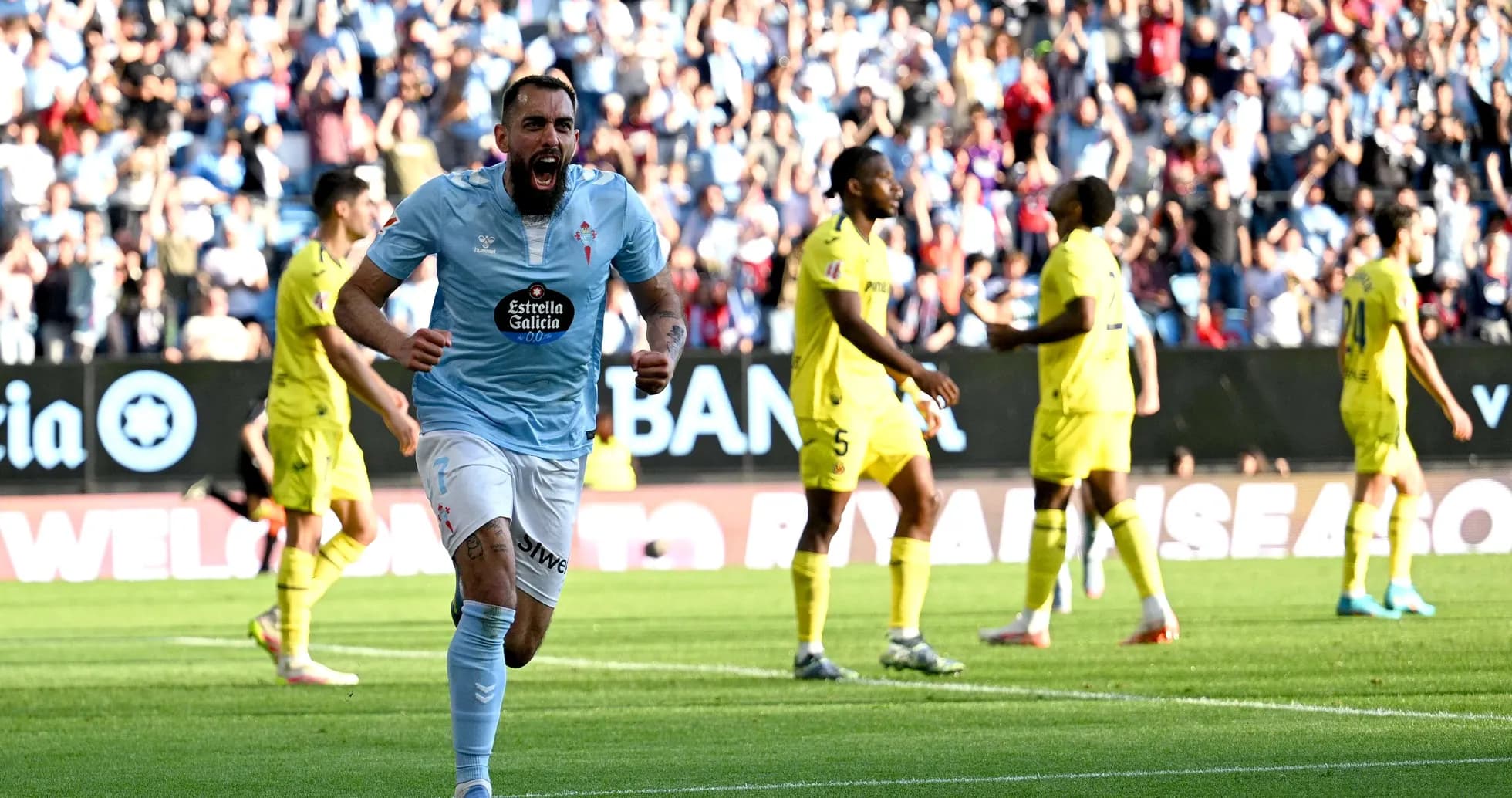 Celta Vigo futbolçusu qol sevincini yaşayır
